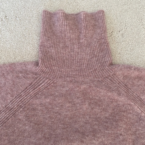NWT Vince Camuto rose sweater size MP - Picture 9 of 12